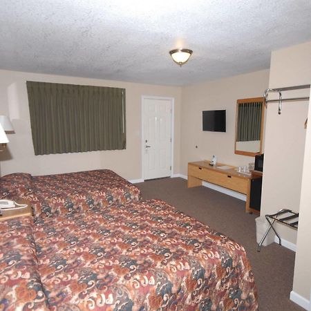 Wayside Motel Saint Ignace Exterior photo
