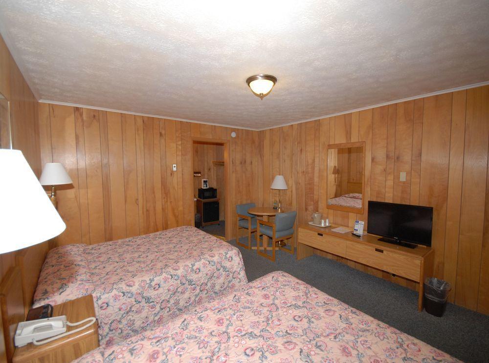Wayside Motel Saint Ignace Exterior photo